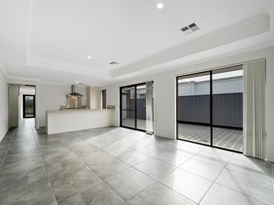 64 Warlander View, Forrestdale WA 6112