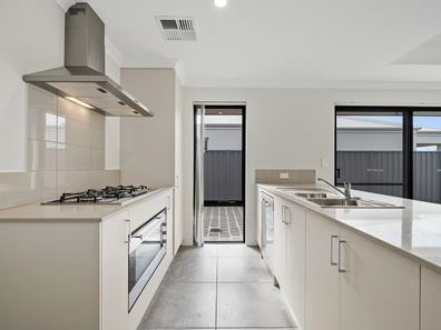 64 Warlander View, Forrestdale WA 6112