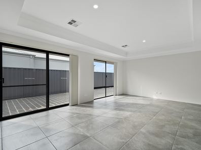64 Warlander View, Forrestdale WA 6112