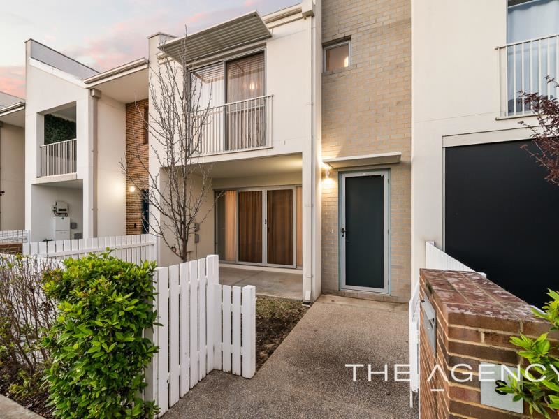 8 Azurite Way, Treeby WA 6164
