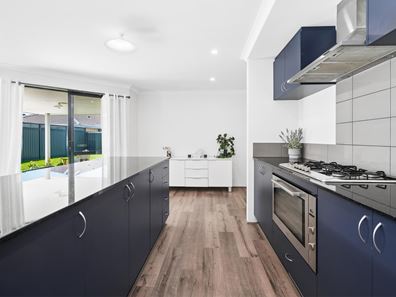 27 Zircon Drive, Byford WA 6122