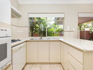 2/36 Hastings Street, Scarborough WA 6019