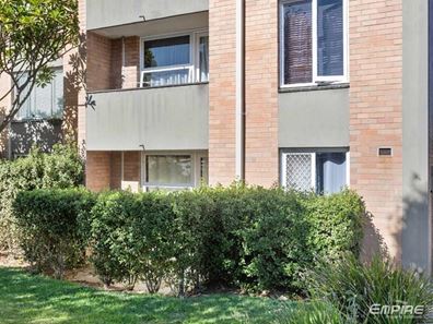 10/221 Clontarf Road, Hamilton Hill WA 6163