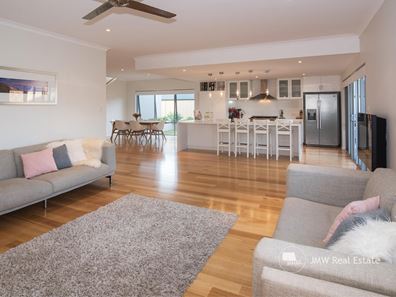 7 Castleroy Terrace, Dunsborough WA 6281