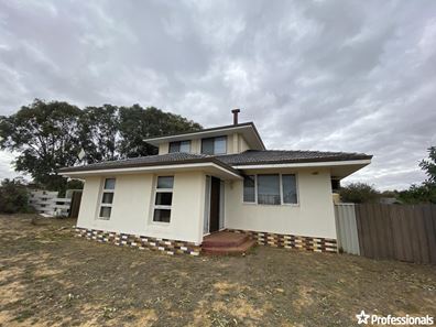 2 Stephen Road, Waggrakine WA 6530