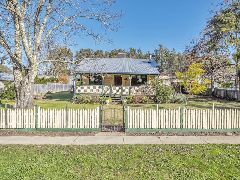 47 MARGINATA CRESCENT, Dwellingup WA 6213