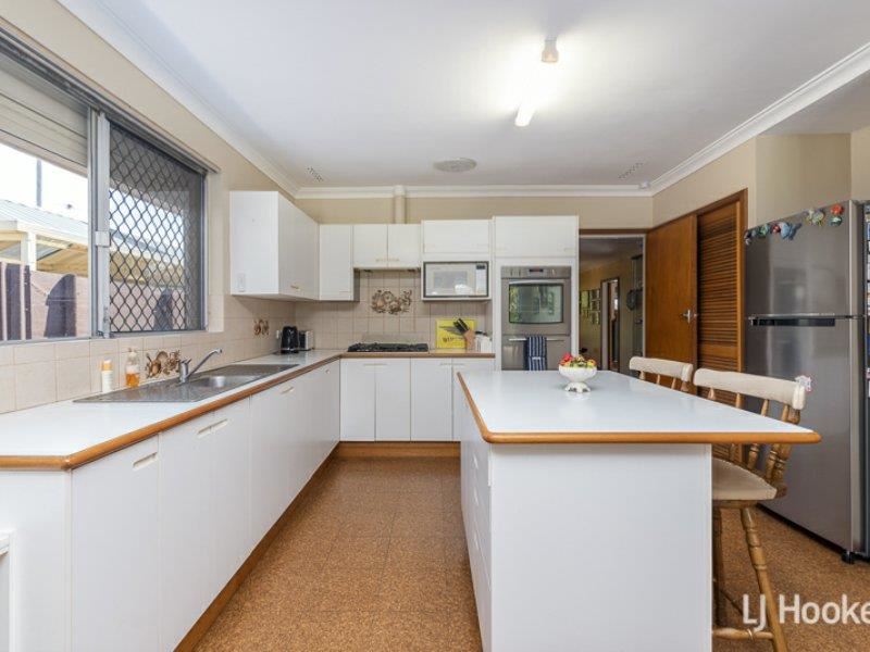 53 Connemara Drive, Thornlie WA 6108