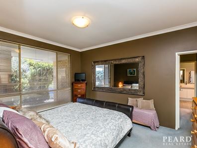 12 Standish Way, Woodvale WA 6026