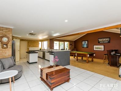 12 Standish Way, Woodvale WA 6026