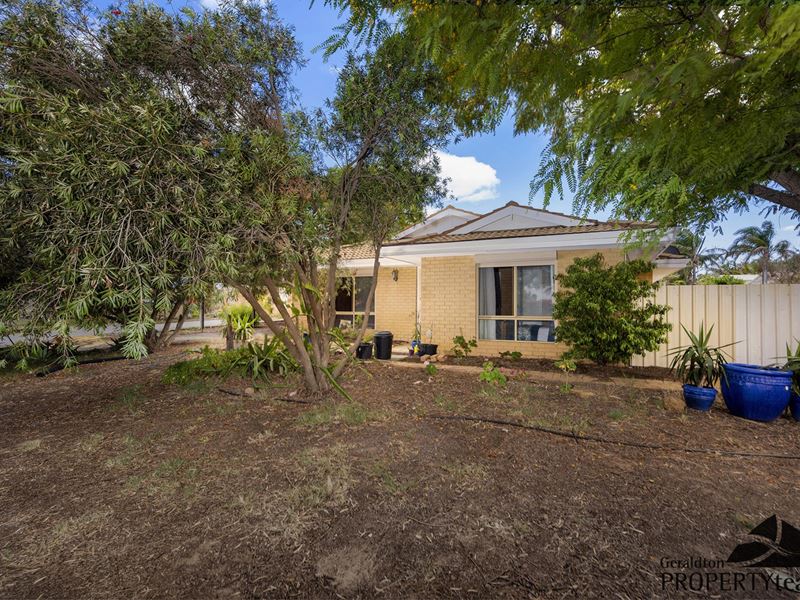 11 Mullian Way, Waggrakine WA 6530