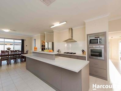 37 Addingham Boulevard, Madora Bay WA 6210