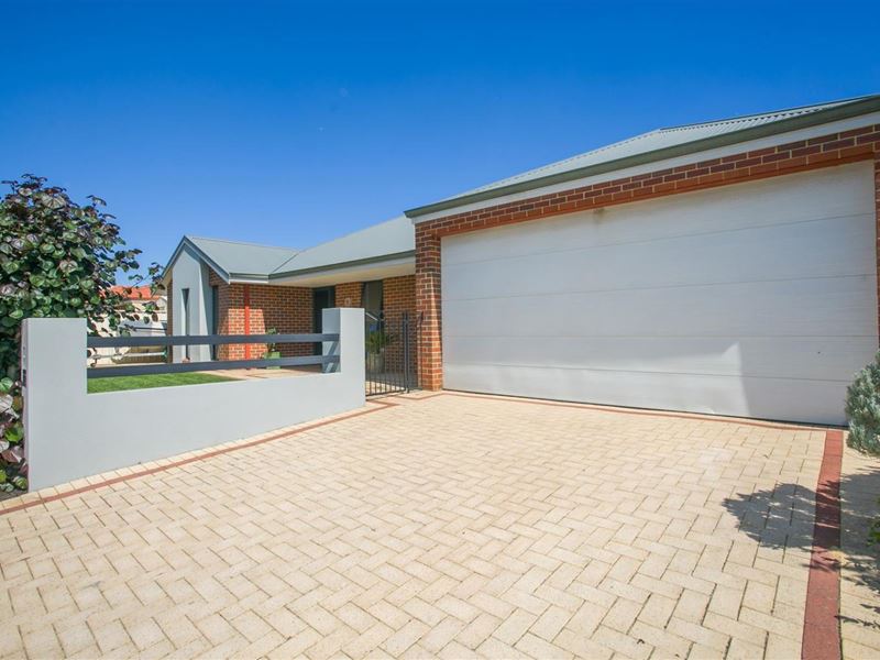 7 Kembla Circle, Madeley WA 6065