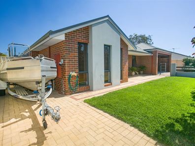 7 Kembla Circle, Madeley WA 6065