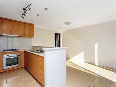 11C Loxwood Road, Balga WA 6061