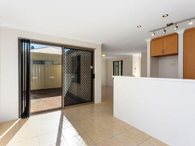 11C Loxwood Road, Balga WA 6061