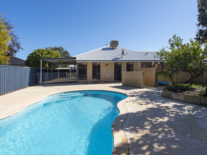 8 Milos Mews, Secret Harbour
