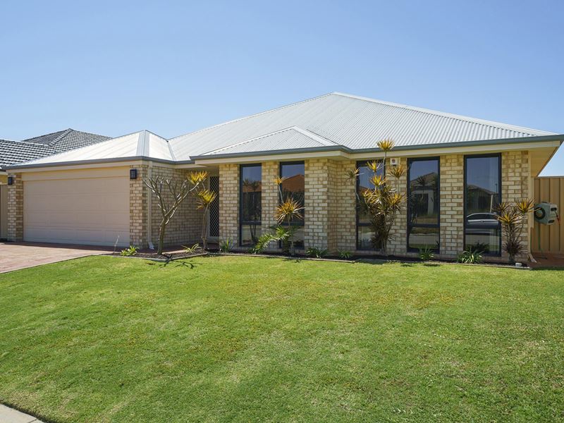 27 Bordeaux Parade, Piara Waters WA 6112