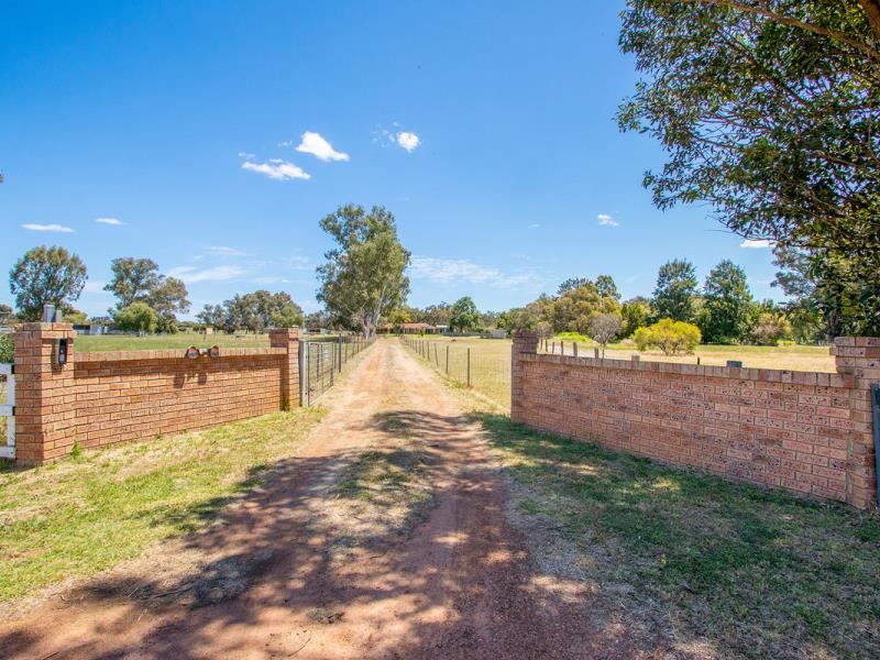 21 Carl Street, Muchea