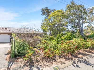 3 Petunia Street, Kalamunda WA 6076