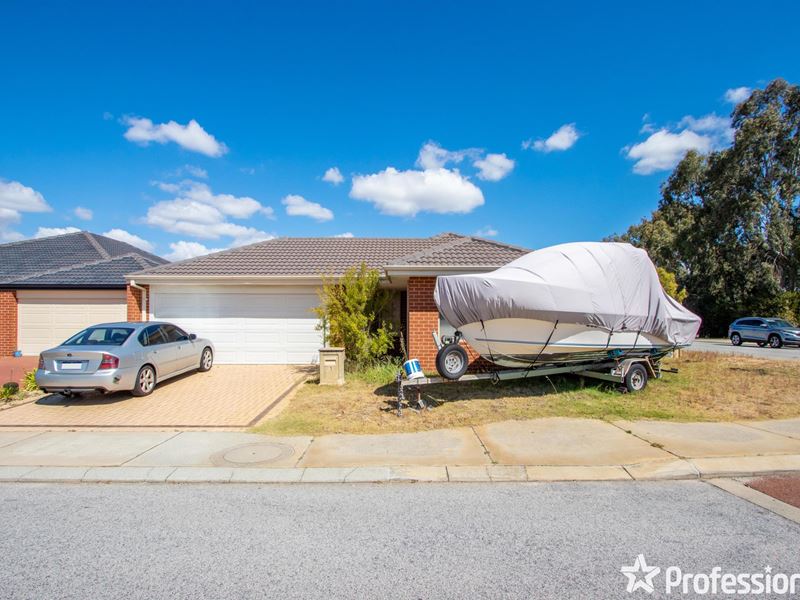 1 Tarn Drive, Canning Vale WA 6155