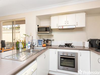 1 Tarn Drive, Canning Vale WA 6155