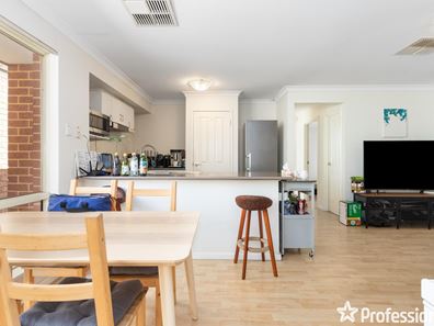1 Tarn Drive, Canning Vale WA 6155