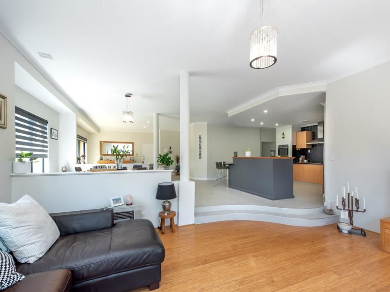 5 Marin Parade, Mindarie