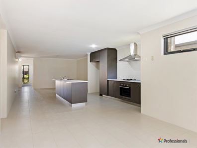 16 Meridian Way, Kwinana Town Centre WA 6167