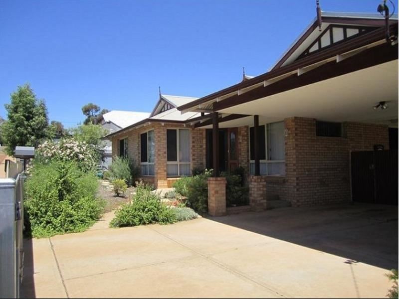 4 Cotter Place, Hannans