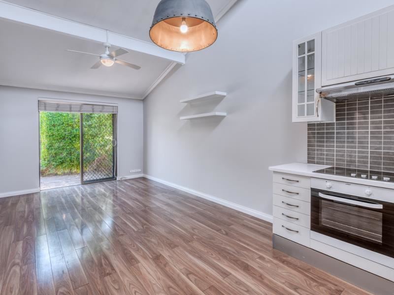 8/208 North Beach Drive, Tuart Hill