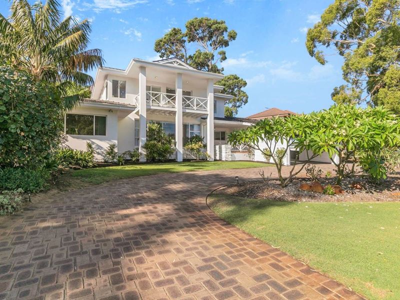 16 Maisie Crescent, Wembley Downs