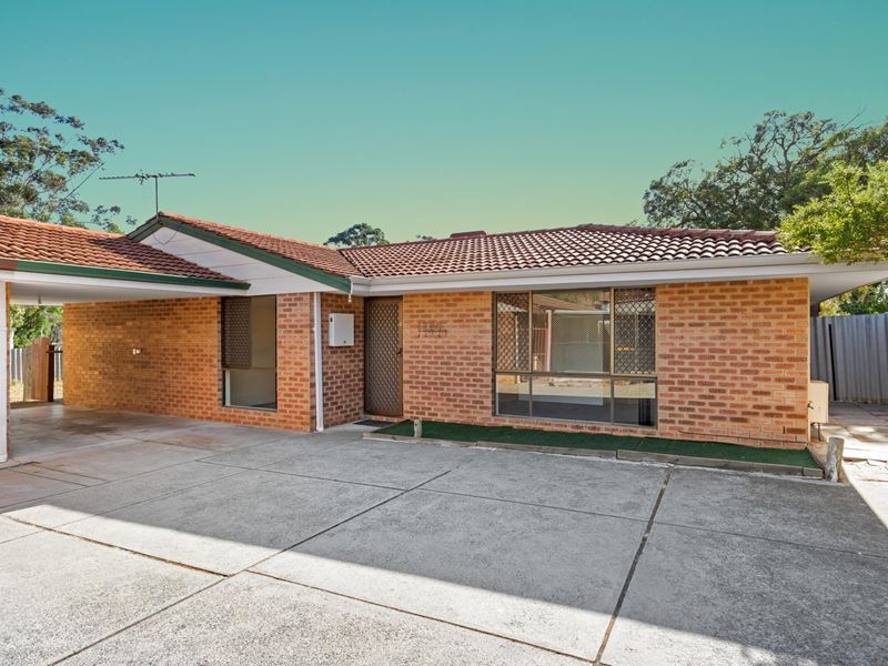 220A Blackadder Road, Swan View WA 6056