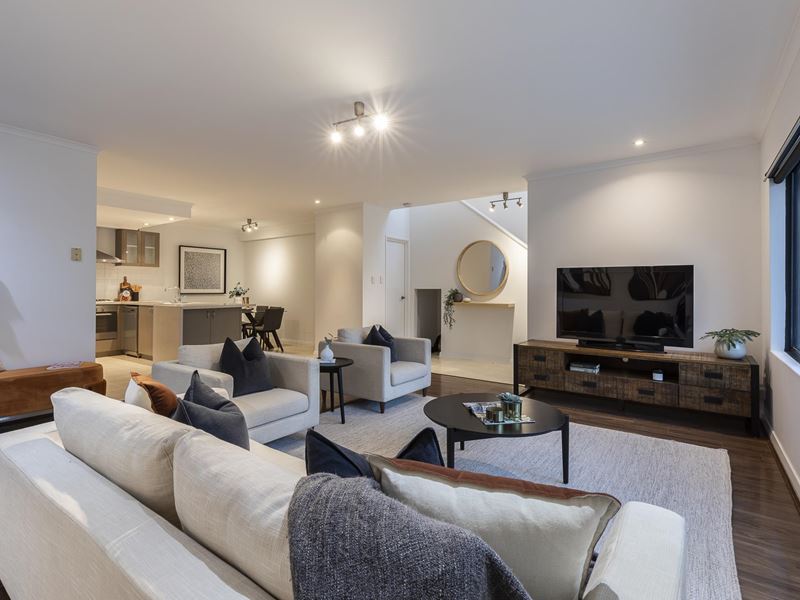 4/118 Huntriss Road, Karrinyup
