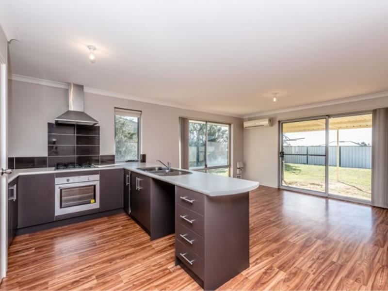 112A Moloney Street, Utakarra