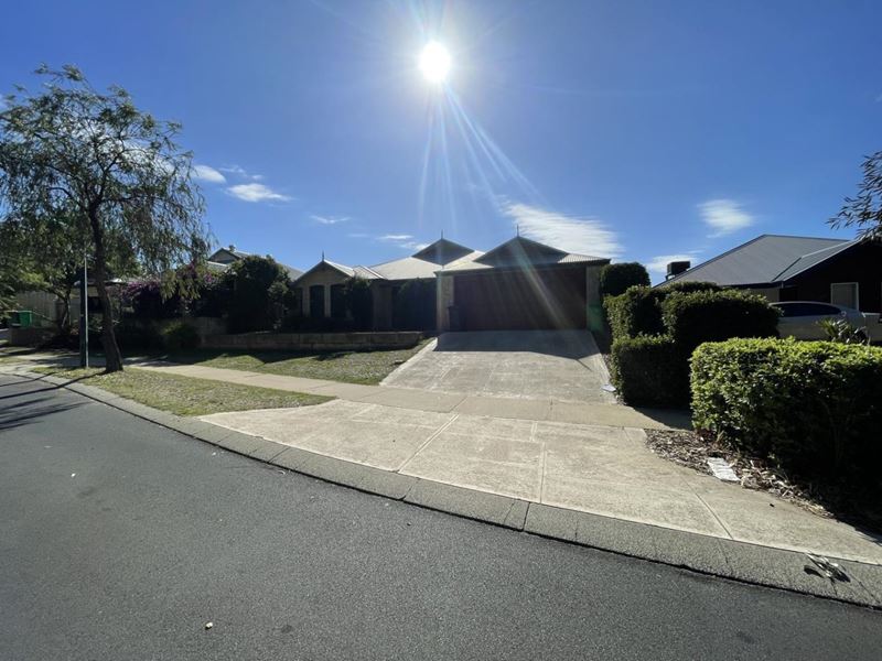 16 Wentworth Drive, Dalyellup WA 6230