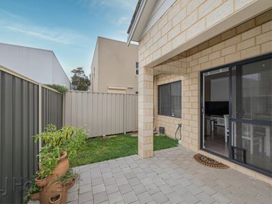 8/12 Leila Street, Cannington WA 6107