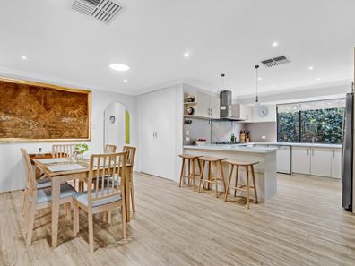 37 Peelwood Parade, Halls Head WA 6210