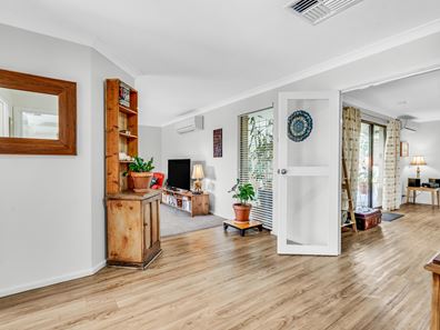 37 Peelwood Parade, Halls Head WA 6210