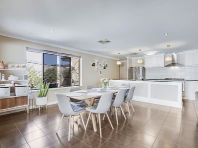 9 Pheasant Close, Seville Grove WA 6112