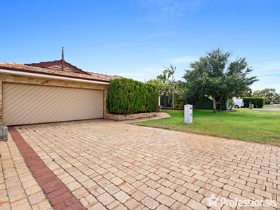 32 Citrine Gardens, Forrestfield WA 6058