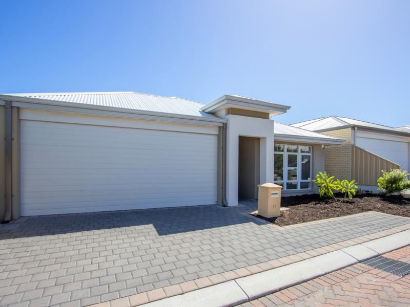 11 Vitis Chase, Ashby