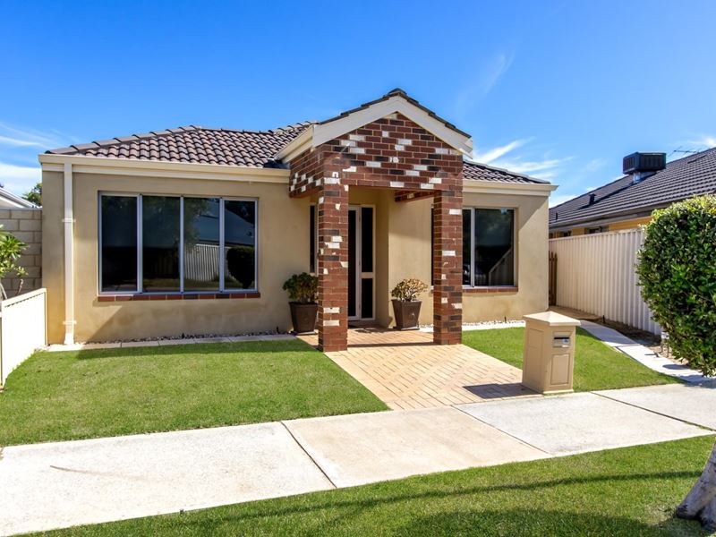 22 Amity Circuit, Shoalwater