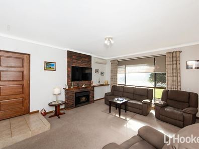 10 Anderson Way, Thornlie WA 6108