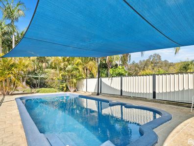 16 Hilltop Place, Kelmscott WA 6111