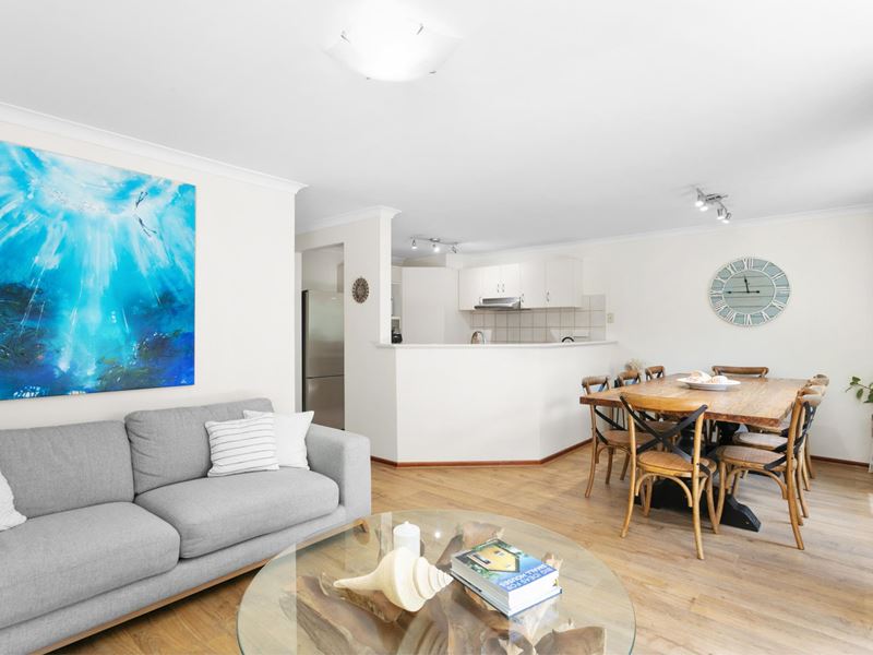 2/77 Colin Road, Scarborough