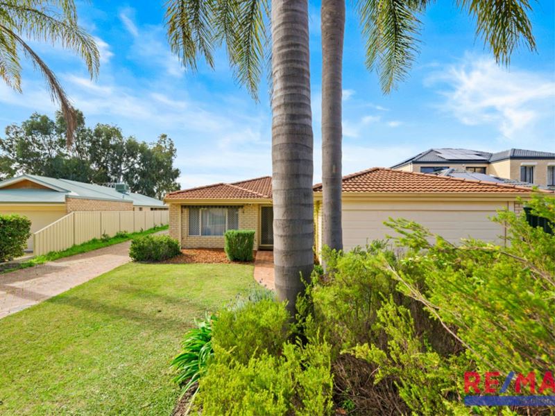 12a Brooke Gardens, Bateman