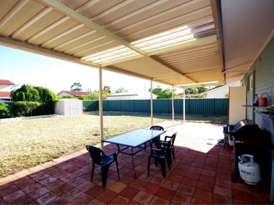 4A Connell Way, Girrawheen WA 6064