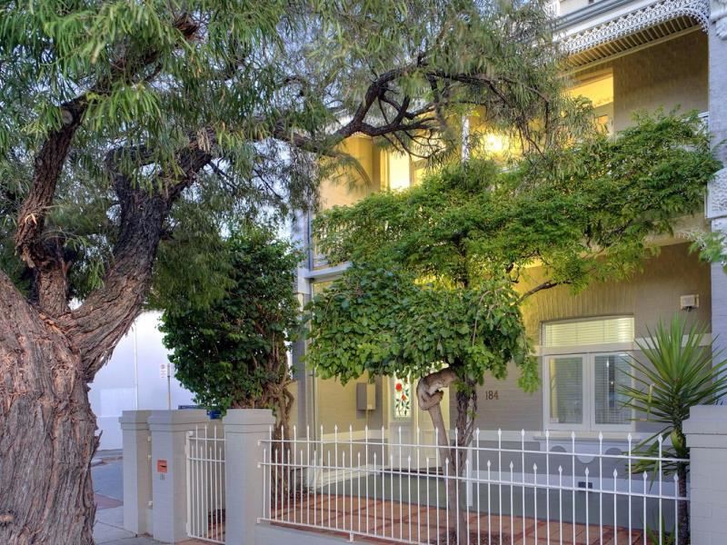 184 Lake Street, Perth