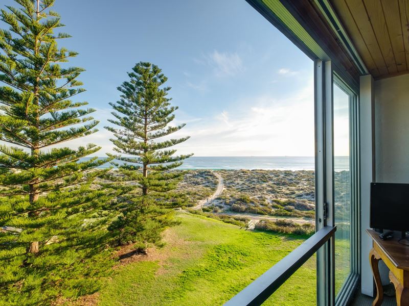 14/287 West Coast Highway, Scarborough