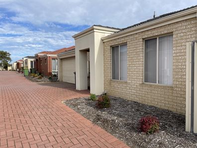 Unit 6/9-11 Longhurst Way, Queens Park WA 6107